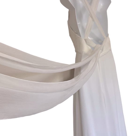 David’s Bridal Soft White Hi-Low Wedding Dress Size 4 - Picture 8 of 11